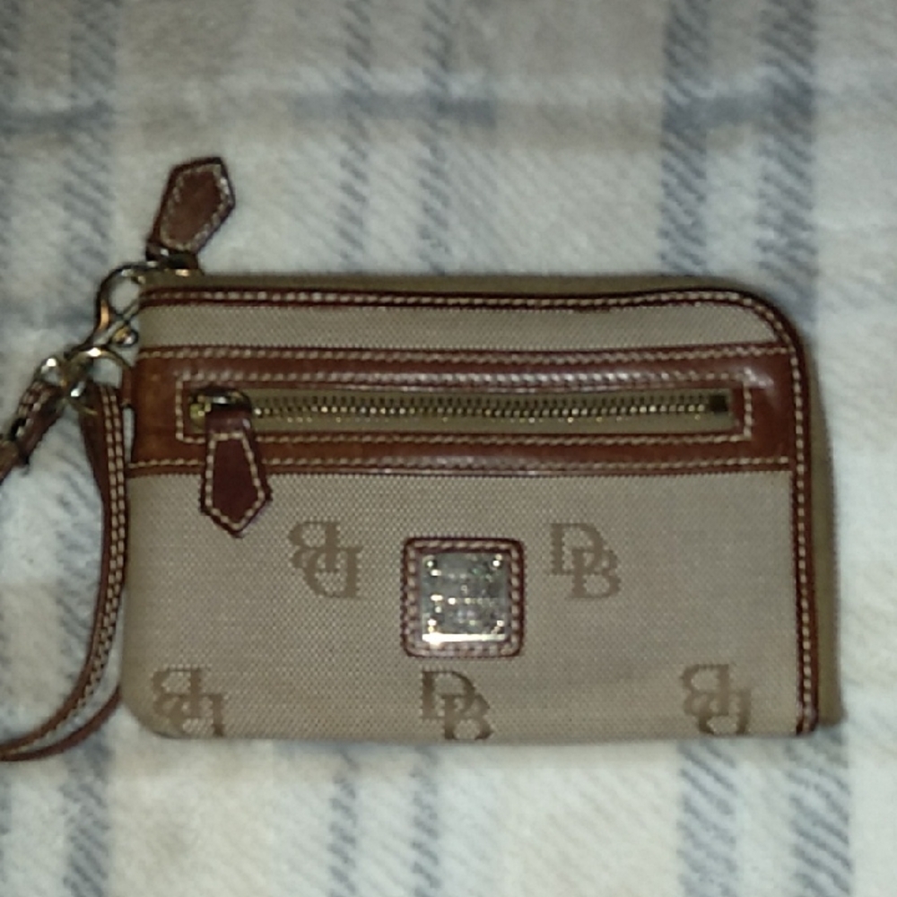 Dooney And Bourke Vintage Tan And Brown Wristlet